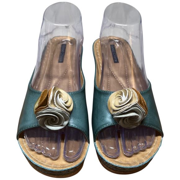 GOOD CHOICE Sydney Size 7.5 Turquoise Slip On Wedge Heel Sandals Floral Flower - Picture 8 of 14